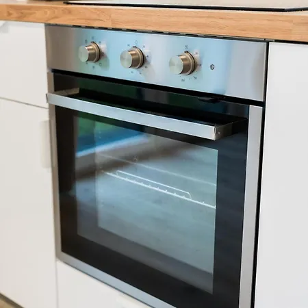 Apartment Jezyce By Bookinghost *